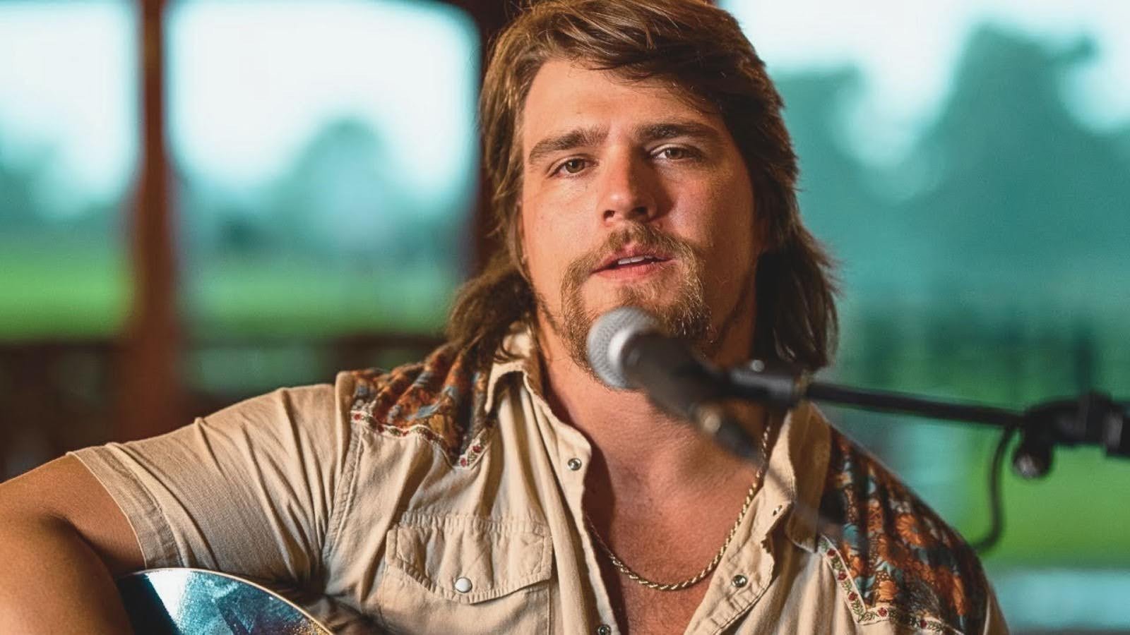 Gavin Adcock Age and Early Life